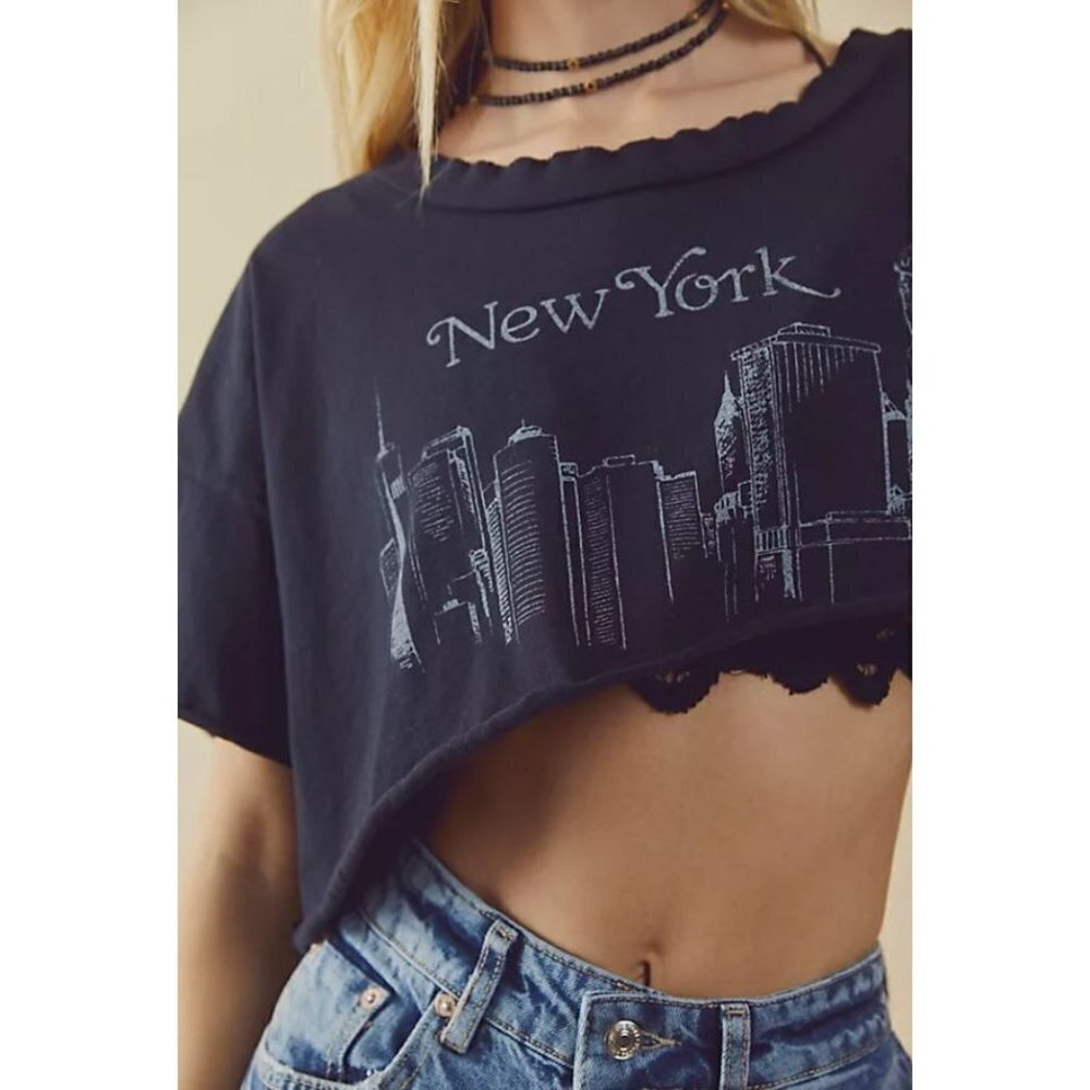 Free People New York Vintage Souls Destination Extreme Crop Top Tee Shirt Size L